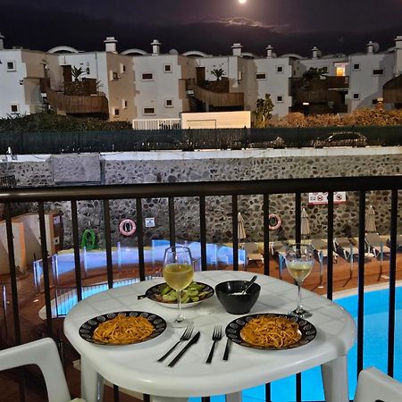 Ocean Front Cozy 2 Bedroom, 3 Beds Spacious- Netflix, Pool, Beach Lift & Fast Wifi Playa del Ingles  Exterior photo
