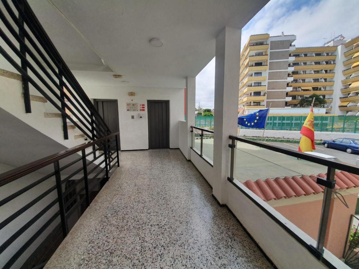 Ocean Front Cozy 2 Bedroom, 3 Beds Spacious- Netflix, Pool, Beach Lift & Fast Wifi Playa del Ingles  Exterior photo