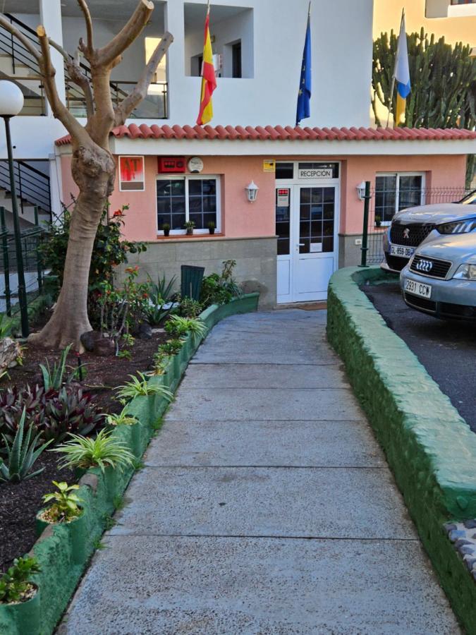 Ocean Front Cozy 2 Bedroom, 3 Beds Spacious- Netflix, Pool, Beach Lift & Fast Wifi Playa del Ingles  Exterior photo